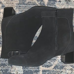 La Canadienne 10M BLK ankle booties suede mid heel